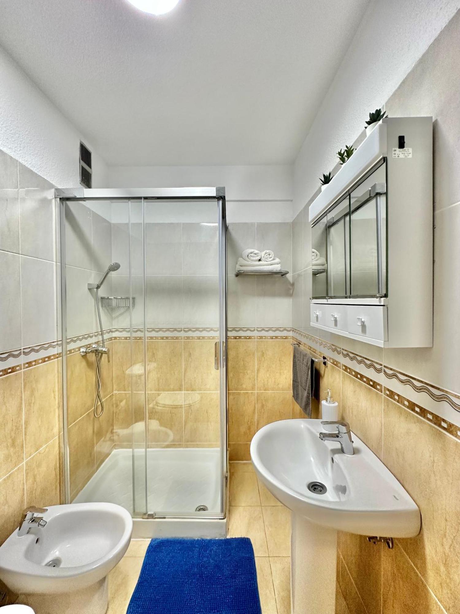 Sunbeach Apartment 아로나 외부 사진