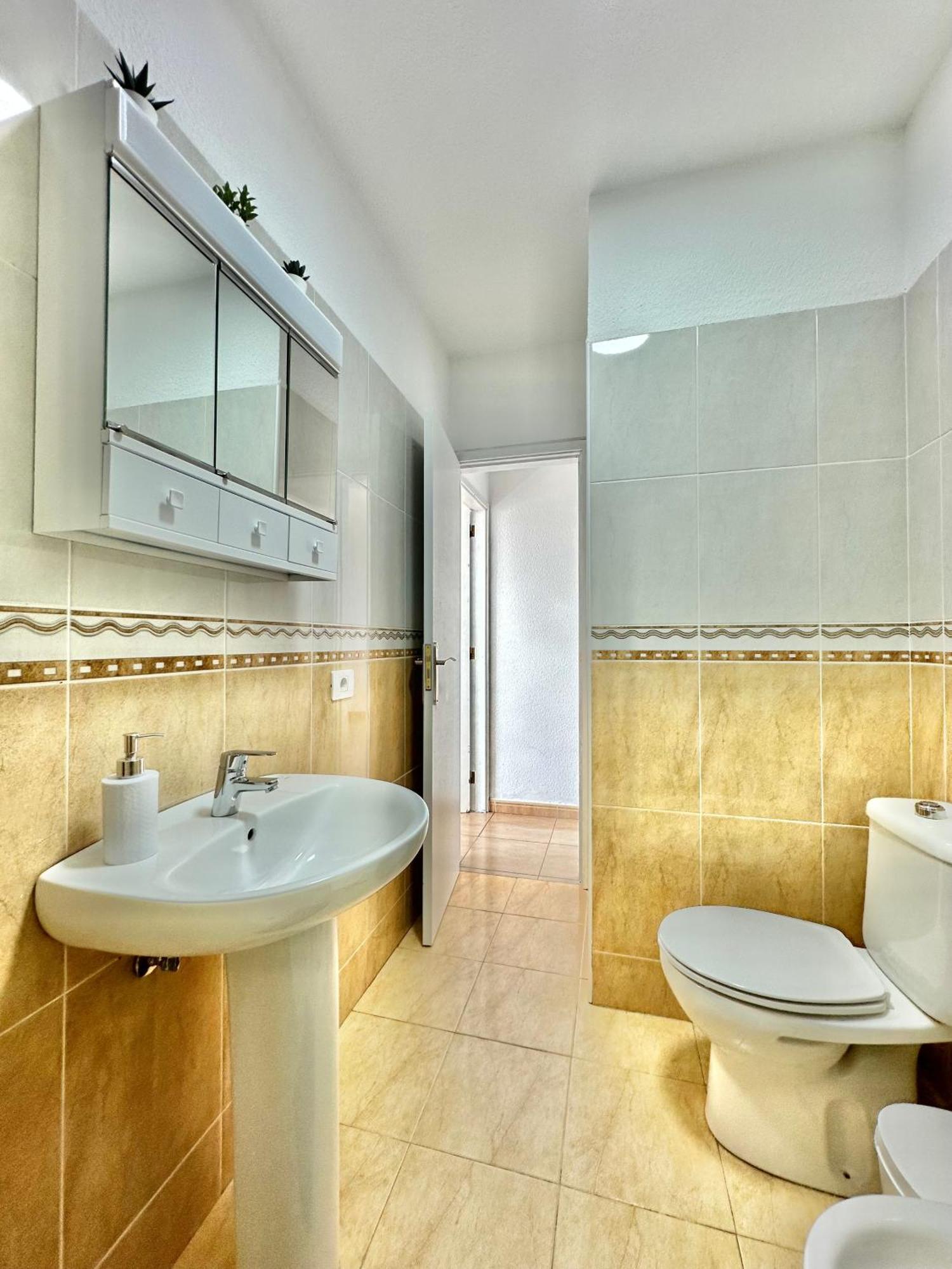 Sunbeach Apartment 아로나 외부 사진