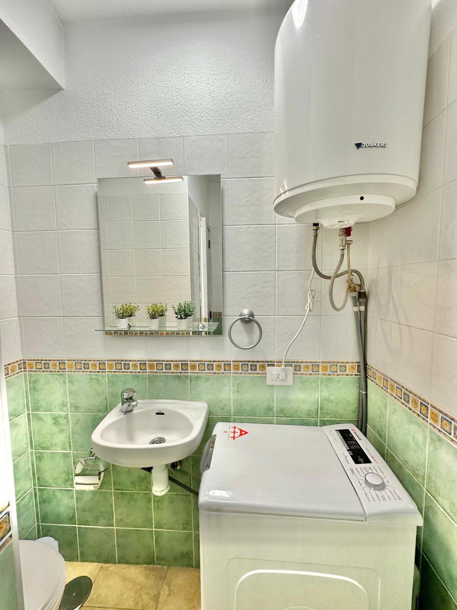 Sunbeach Apartment 아로나 외부 사진