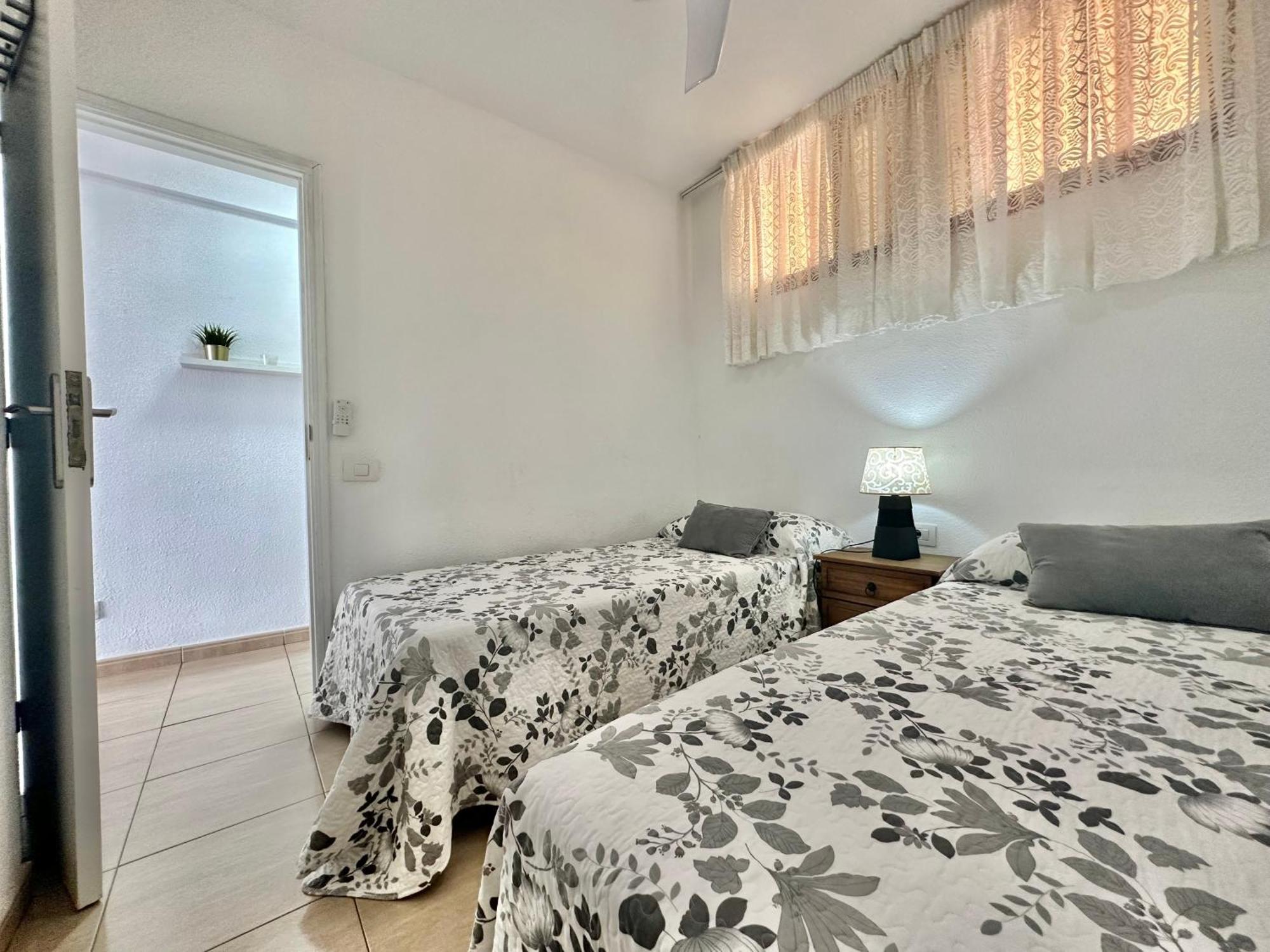 Sunbeach Apartment 아로나 외부 사진
